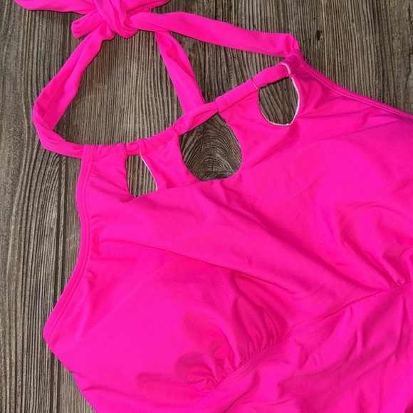 Hot pink swimsuit one piece halter xl new lined removable cups swim - Picture 2 of 4